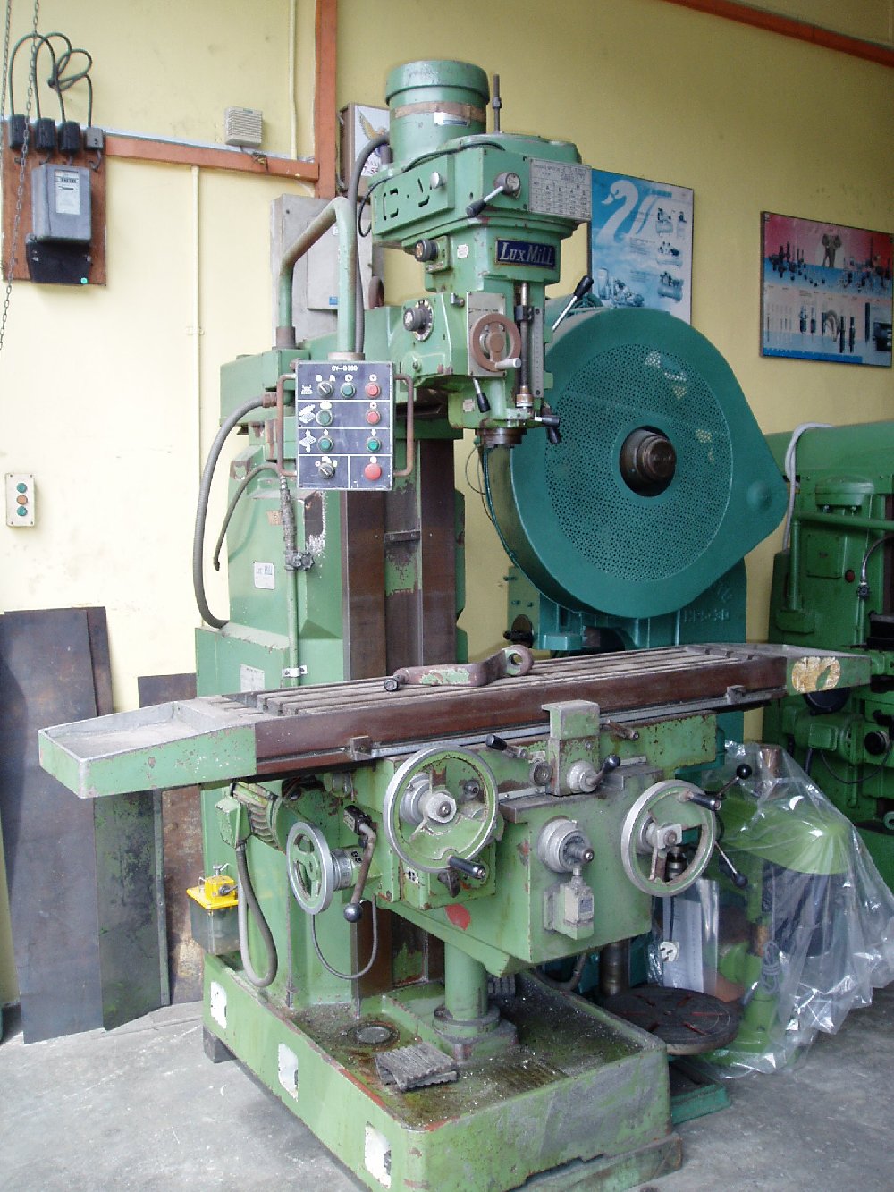 Recon Taiwan 3Hp Milling machine (5 Hp body)