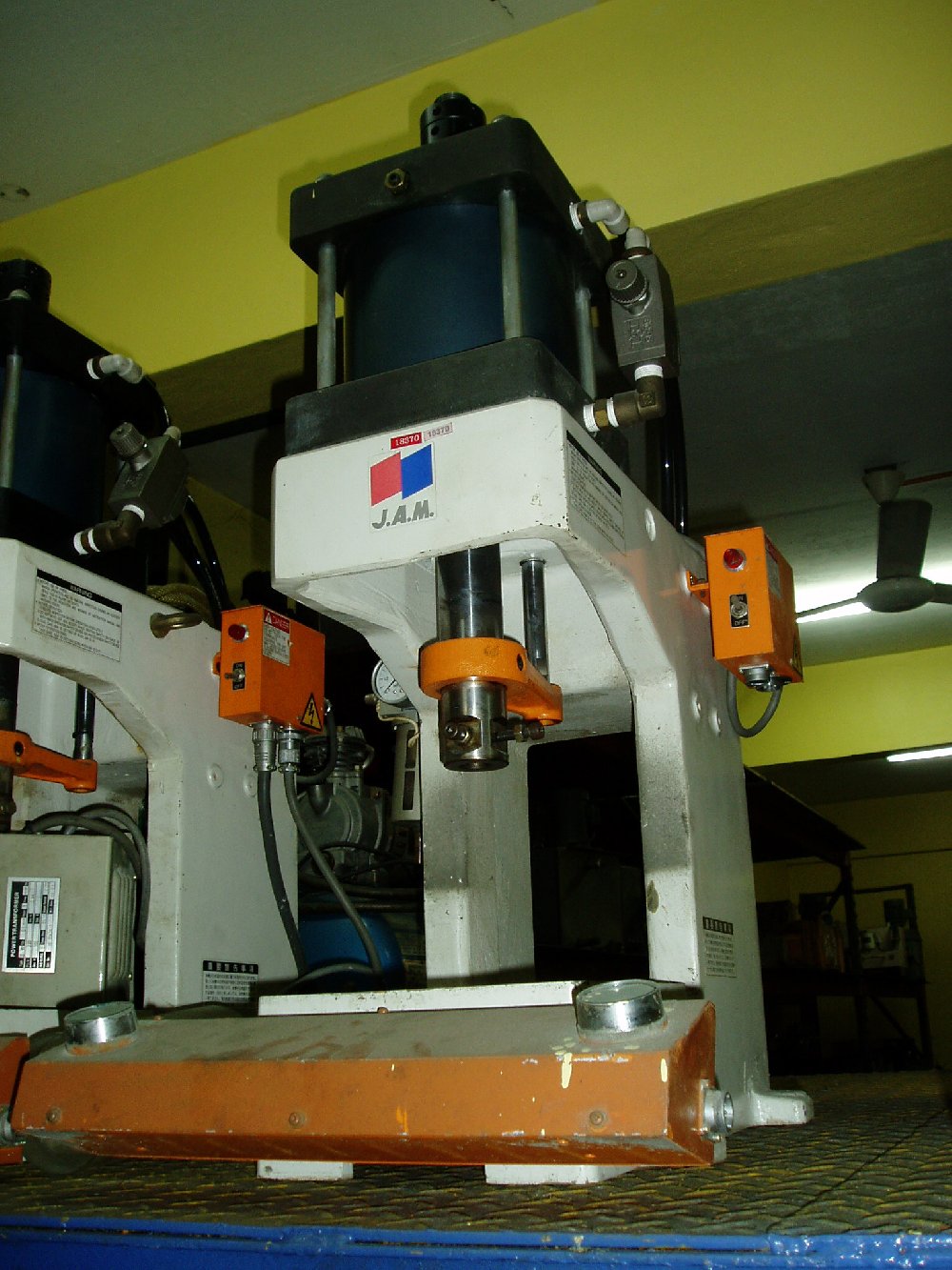 Japan Air Press - 3 Ton