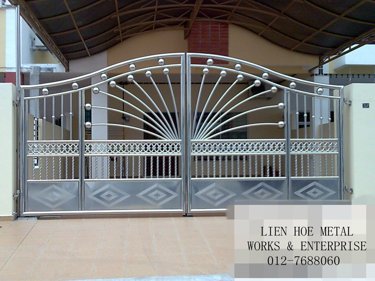 Pin by Aisha Cruickshank-Trim on metal gates | Steel gate design, House