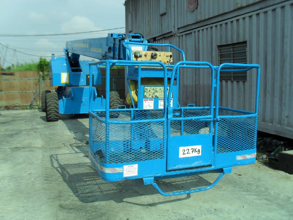 JLG BOOM LIFT FOR RENT IN JB