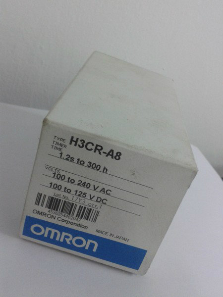 Omron Timer H3CR-A8  1.2S to 300H  100 to 240VAC  100 to 125