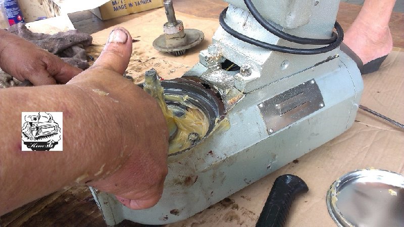 Service For Universal Flour Mixer Oil Leakage Service For Universal Flour Mixer Oil Leakage
