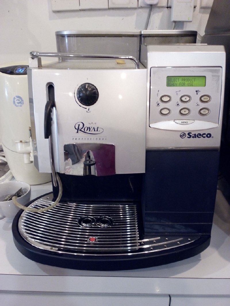 USED / 2ND HAND FULLY AUTO COFFEE MACHINE USED / 2ND HAND FULLY AUTO COFFEE MACHINE