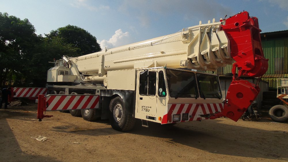 rental mobile crane / rough terrain crane 25t,45t,50t,70t,80t,100t,120t,150t,160t at petronas melaka