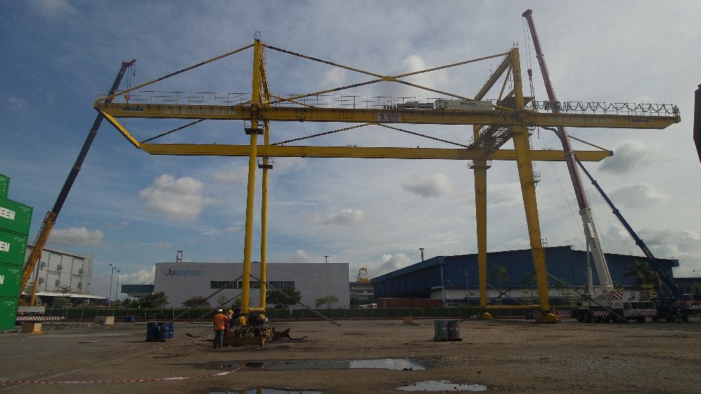 Dismantle Port Giant Overhead crane (70t 160t 40m skylift)