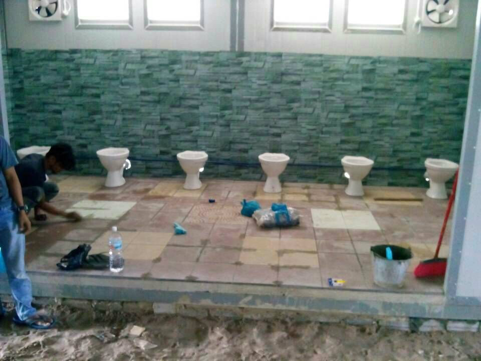 Toilet labour accommodation