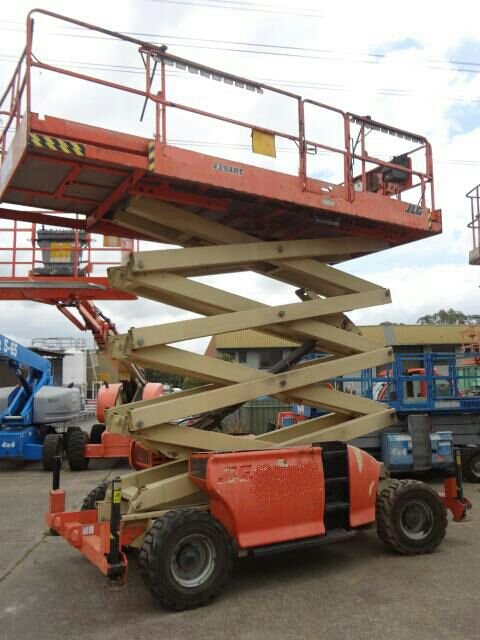 diesel scissor lift rt 4394 for sale rm85,000.00 + gst in JB /Malaysia