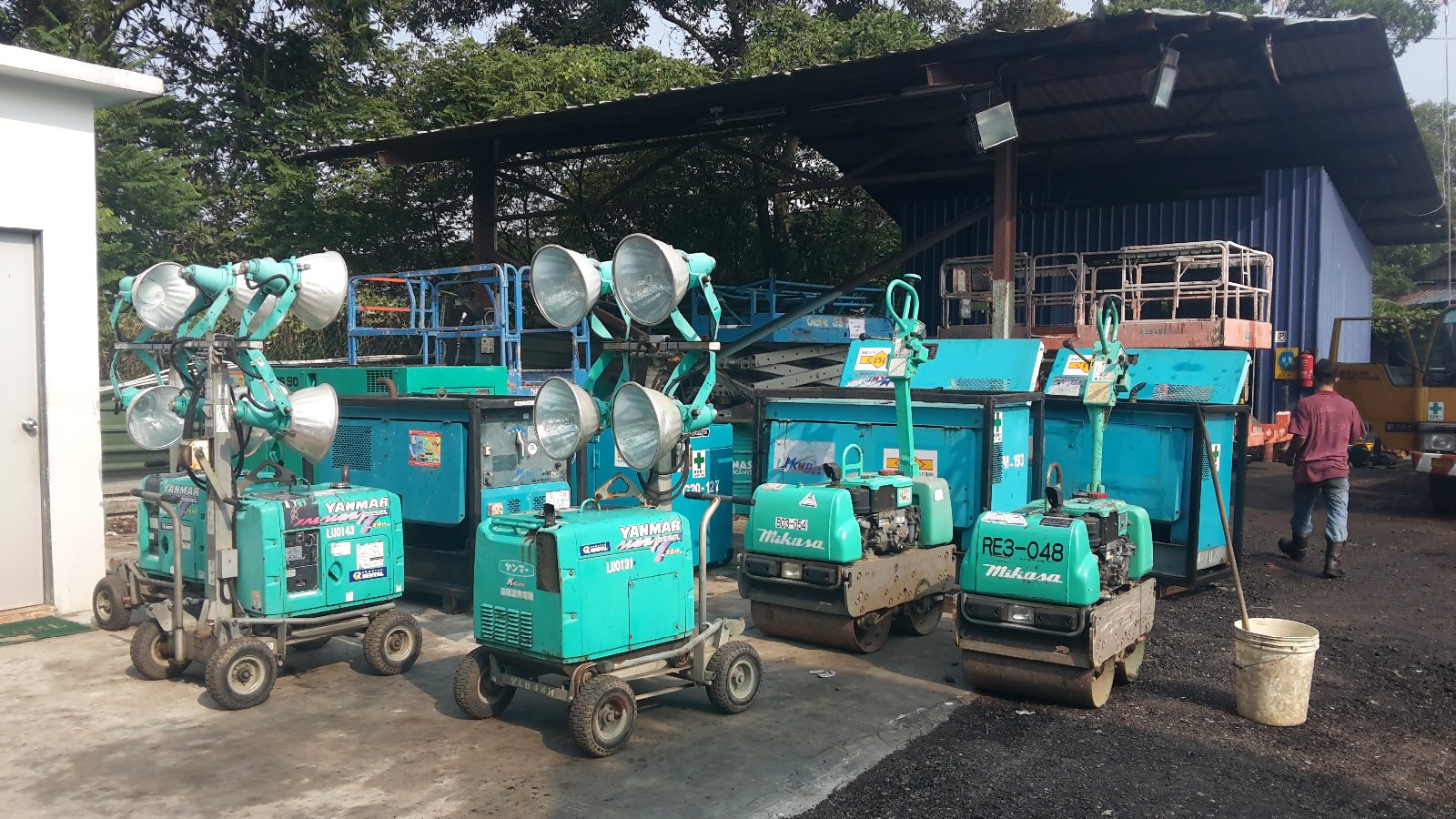 1 ton roller , Lighting tower 4x4 for sales/ rent in Johor and petronas melaka