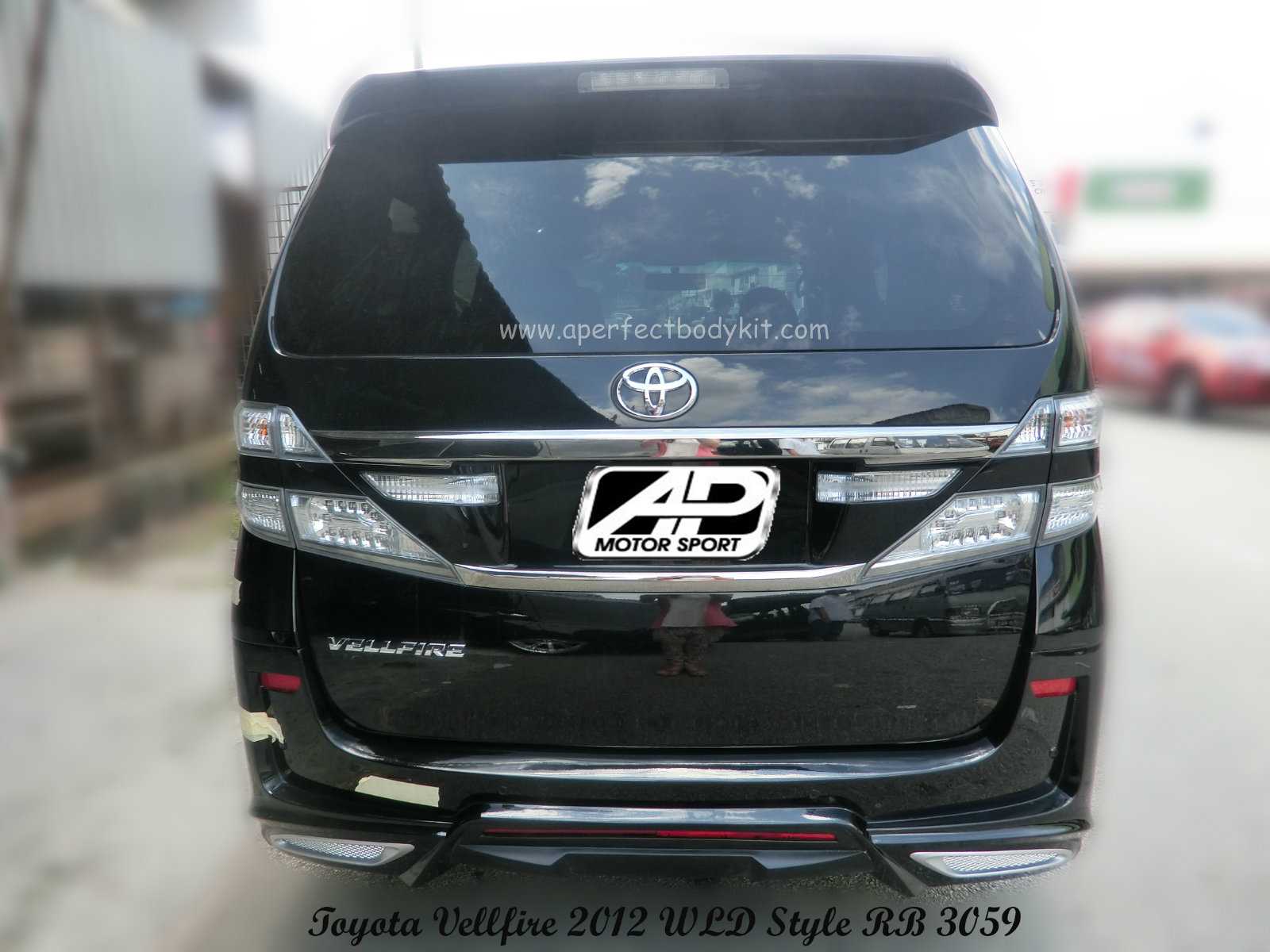 Toyota Vellfire 2012 WLD Style Rear Bumper 