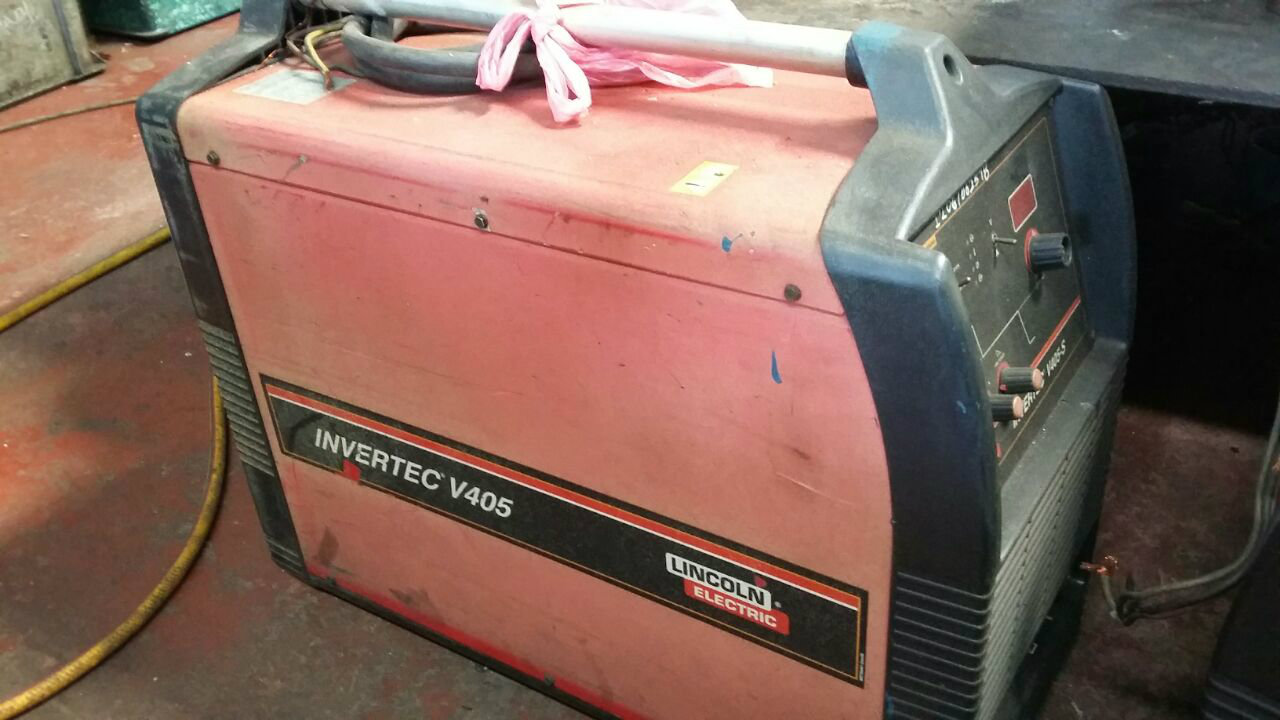 Lincoln Invertec V405 Welding Machine