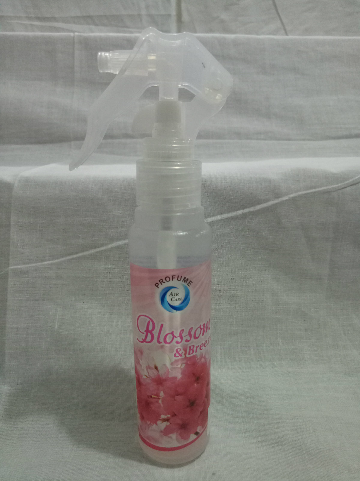 Spray Freshener 100ml - Blossom & Breeze 7739 Spray Freshener 100ml - Blossom & Breeze 7739