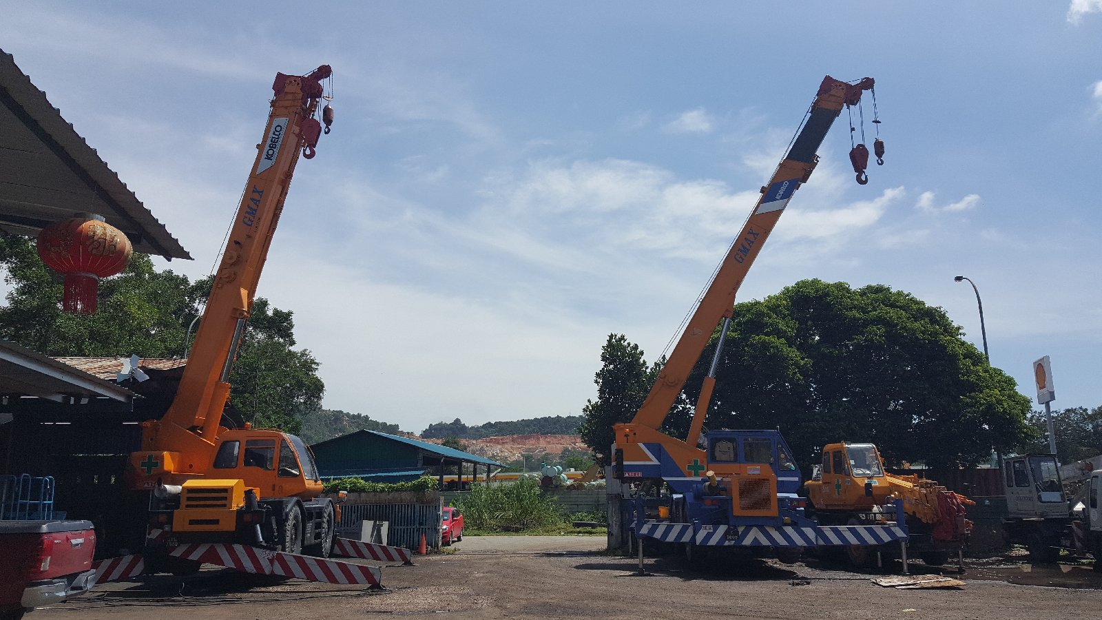 25t Rough terrain crane for rent in Johor bahru and pengeran