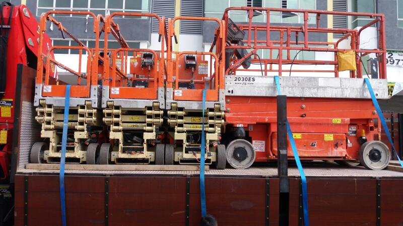 SCISSOR LIFT for rent 6m, 8m, 10m, 12m for rent in johor bah