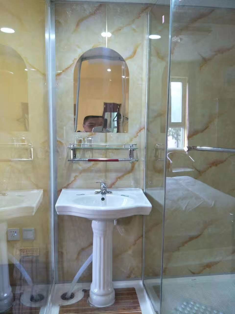 Screen Toilet