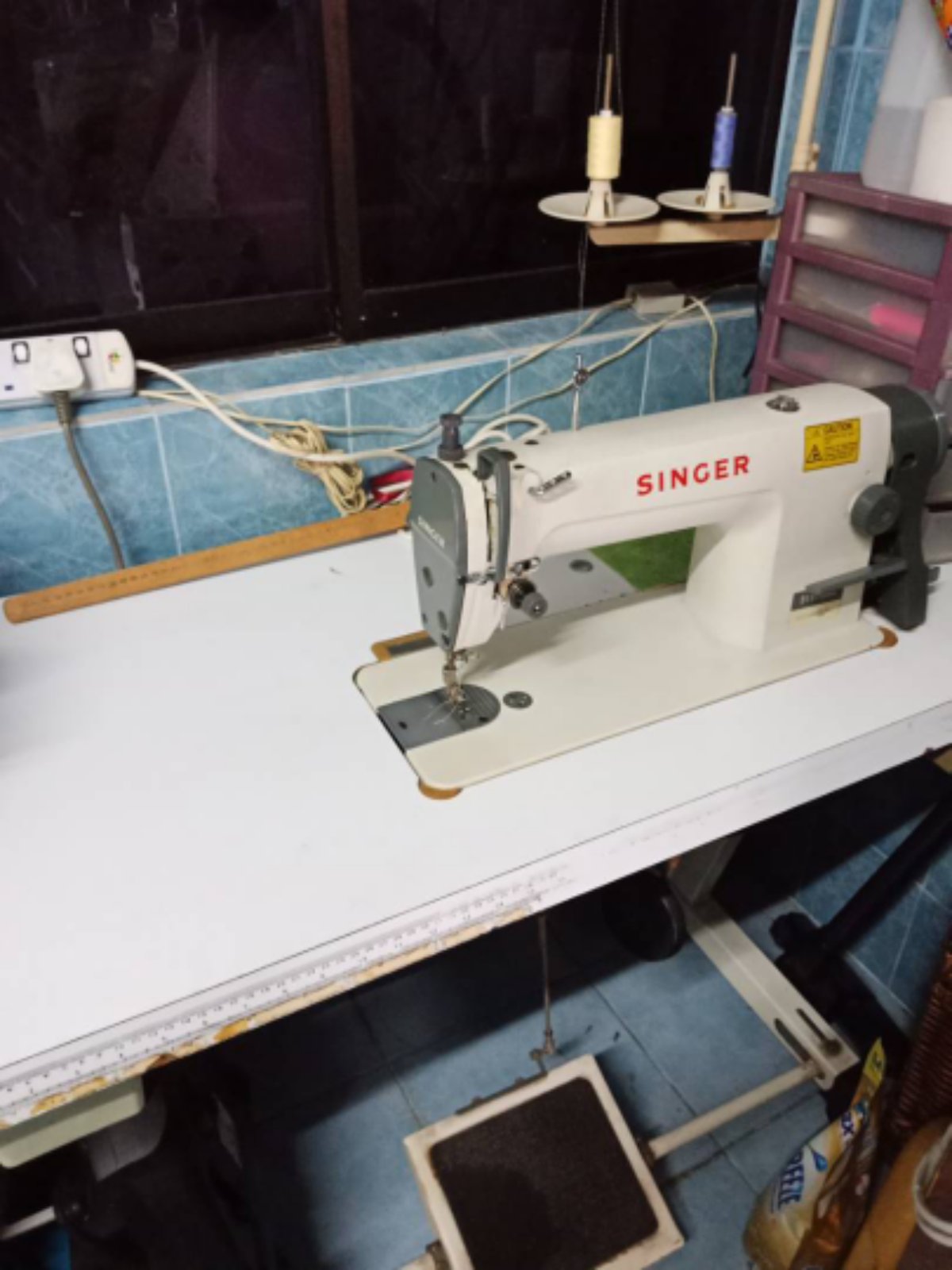 Singer Hi Speed Sewing Machine