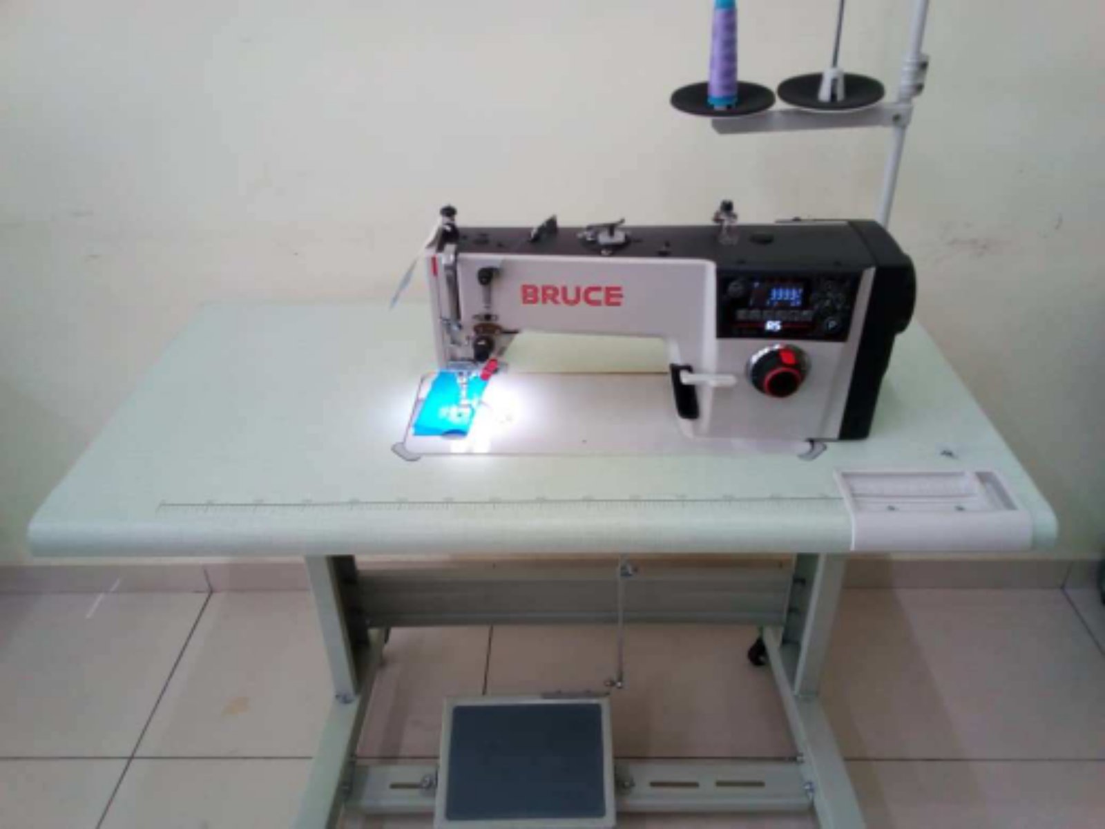 New Bruce Super Hi Speed Sewing Machine