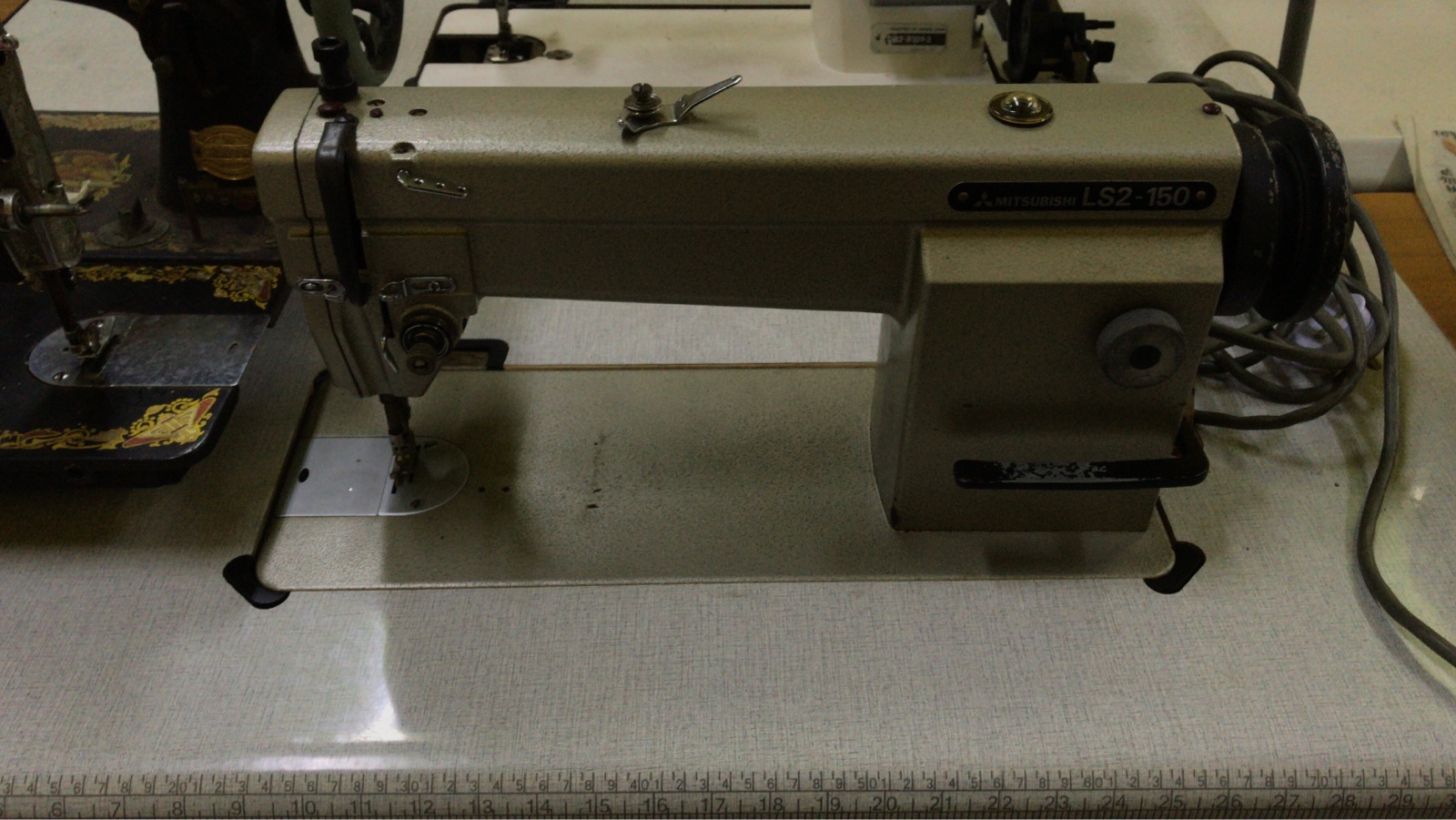 Second Hand Mitshubishi Hi Speed Sewing Machine 
