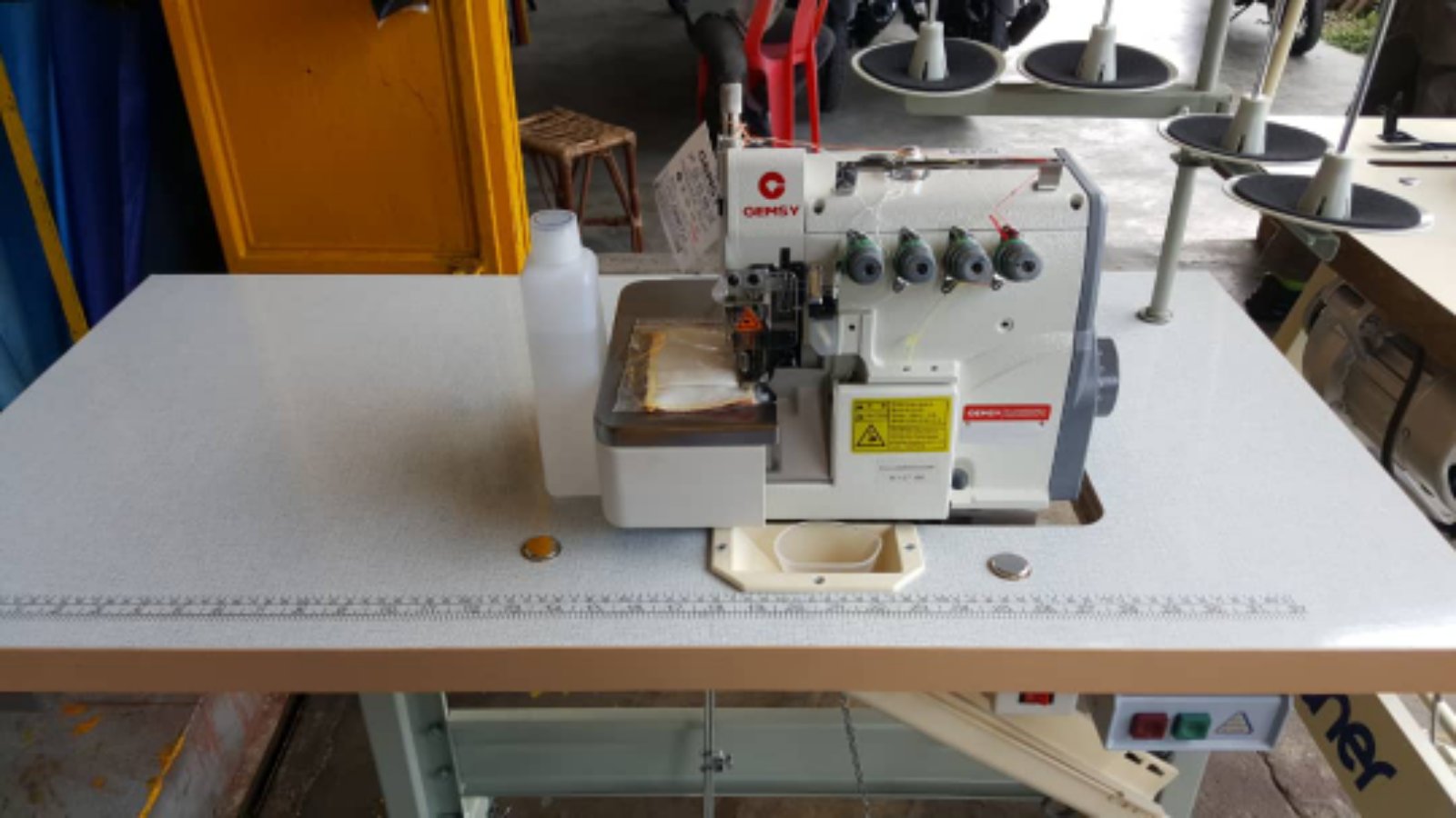 Gemsy Overlock Sewing Machine