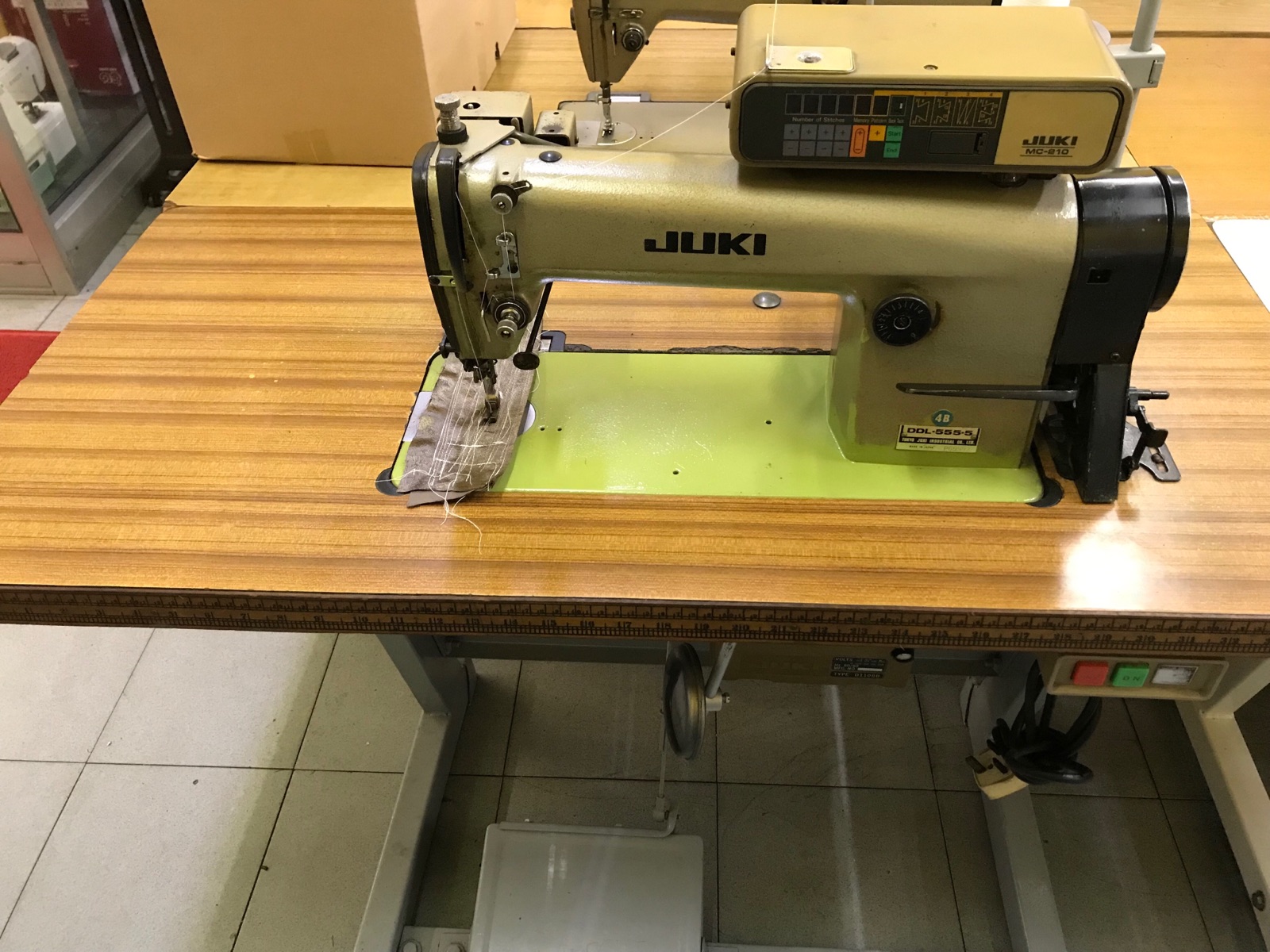 Second Hand Juki Automatik Hi Speed Sewing Machine 
