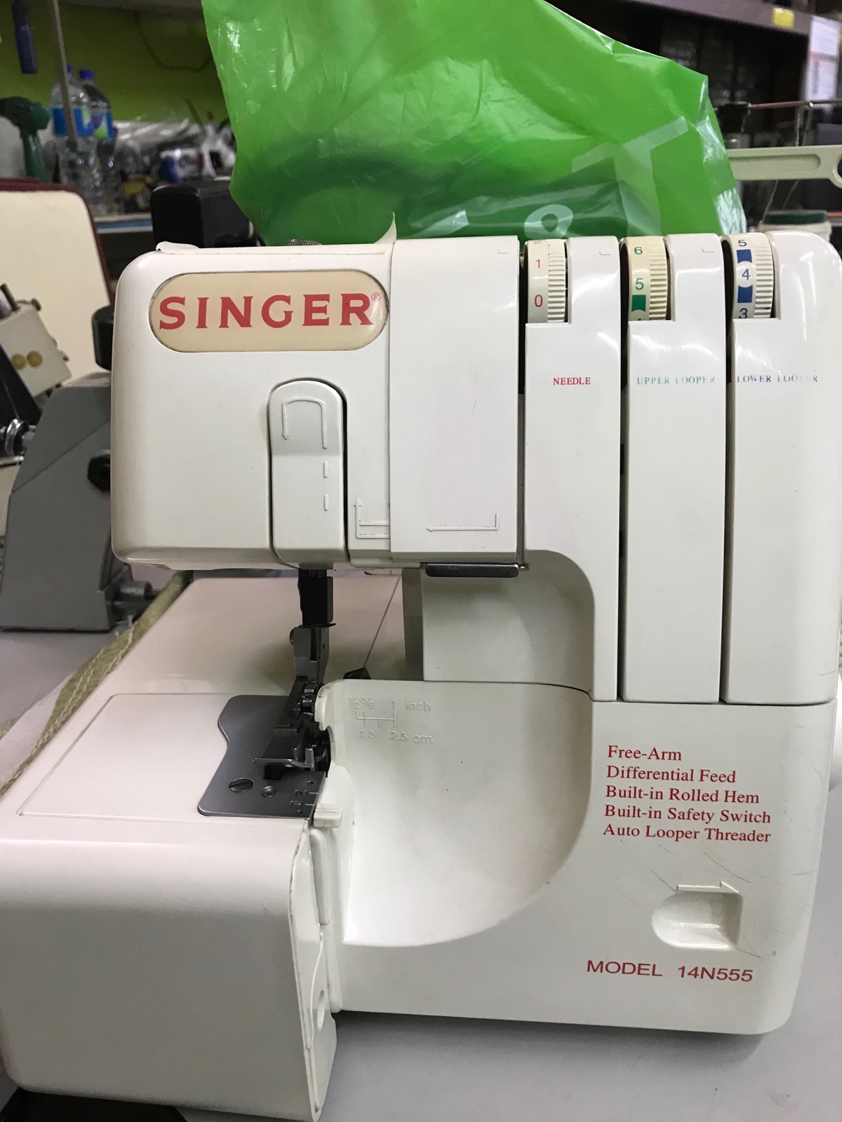 Second Hand Singer Portable Overlock Sewing Machine 
