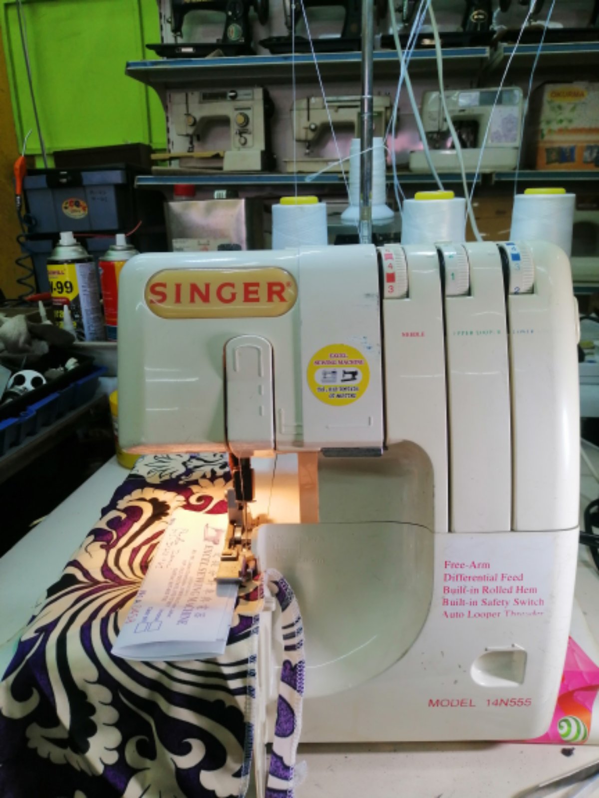 Singer Portable Overlock Sewing machine 