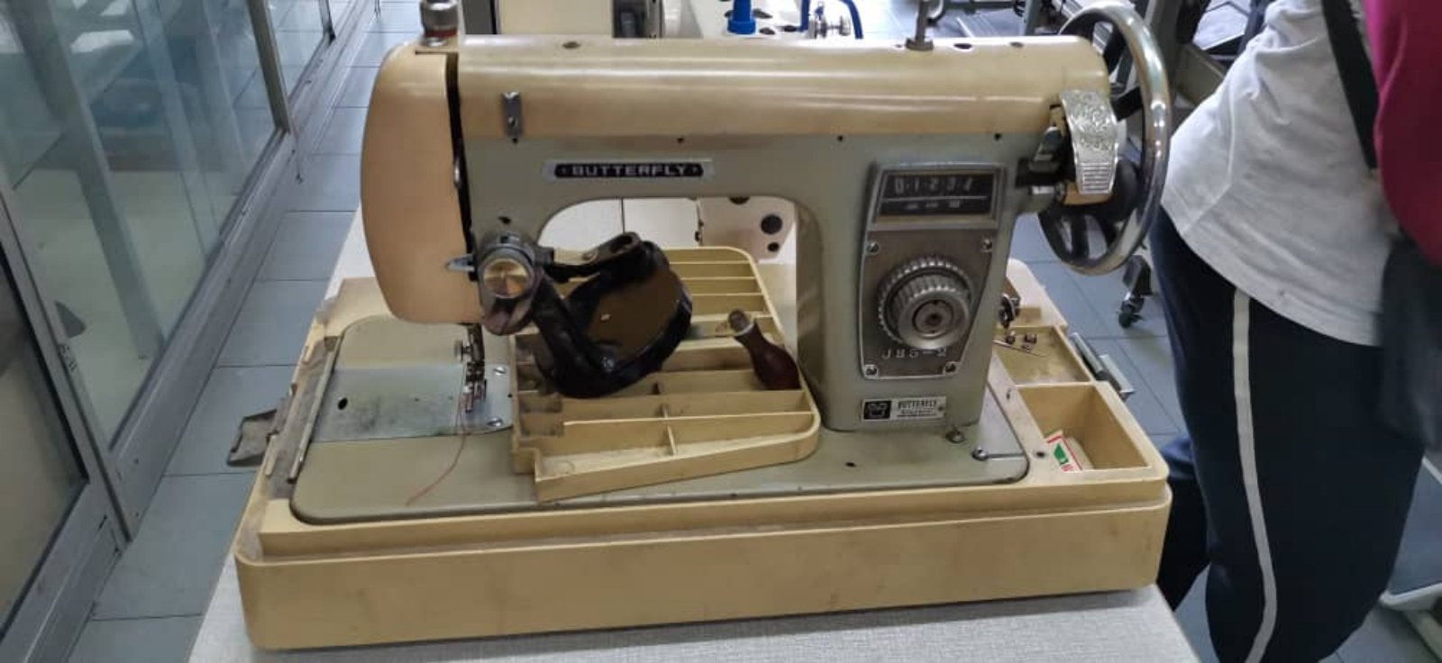 Antique Portable Sewing Machine 