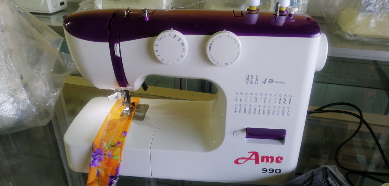 Ame Portable Zie Zag Sewing Machine 