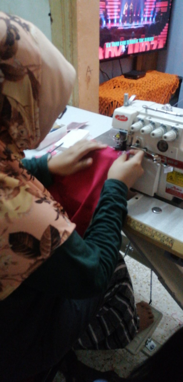 Delivery Ame Industrial Overlock Sewing Machine 