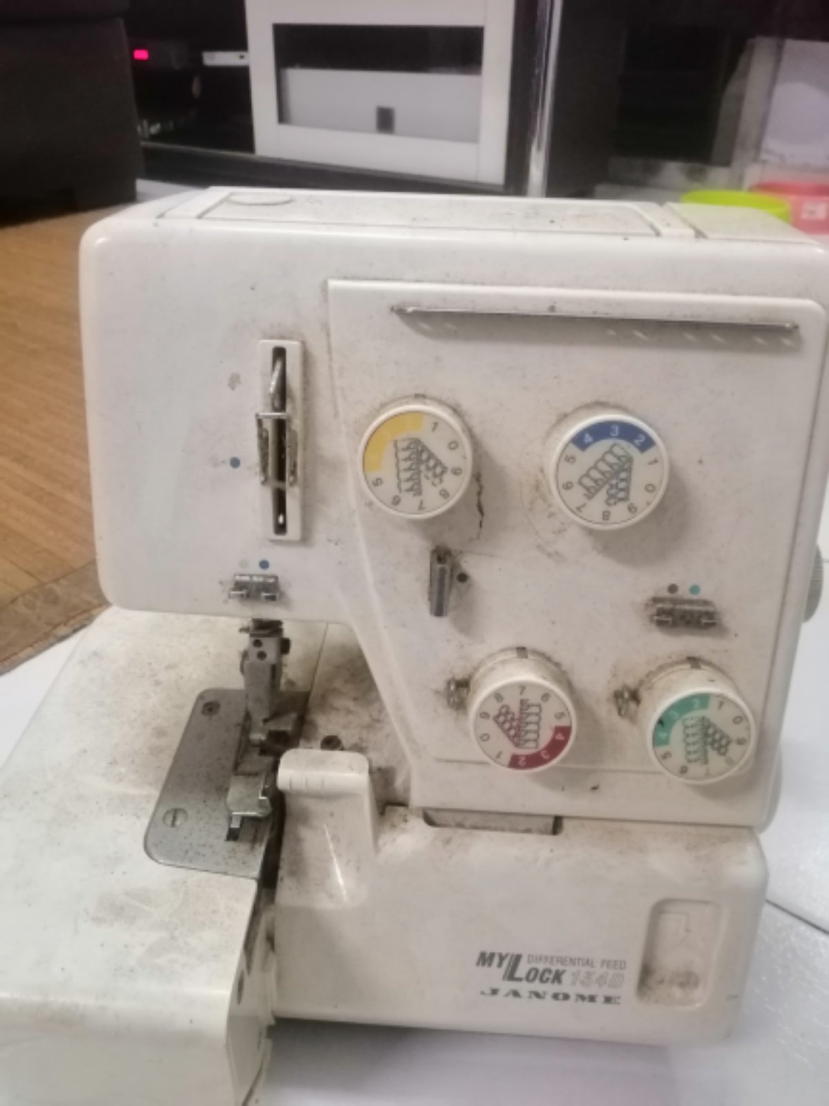 Janome Portable Overlock Sewing machine 