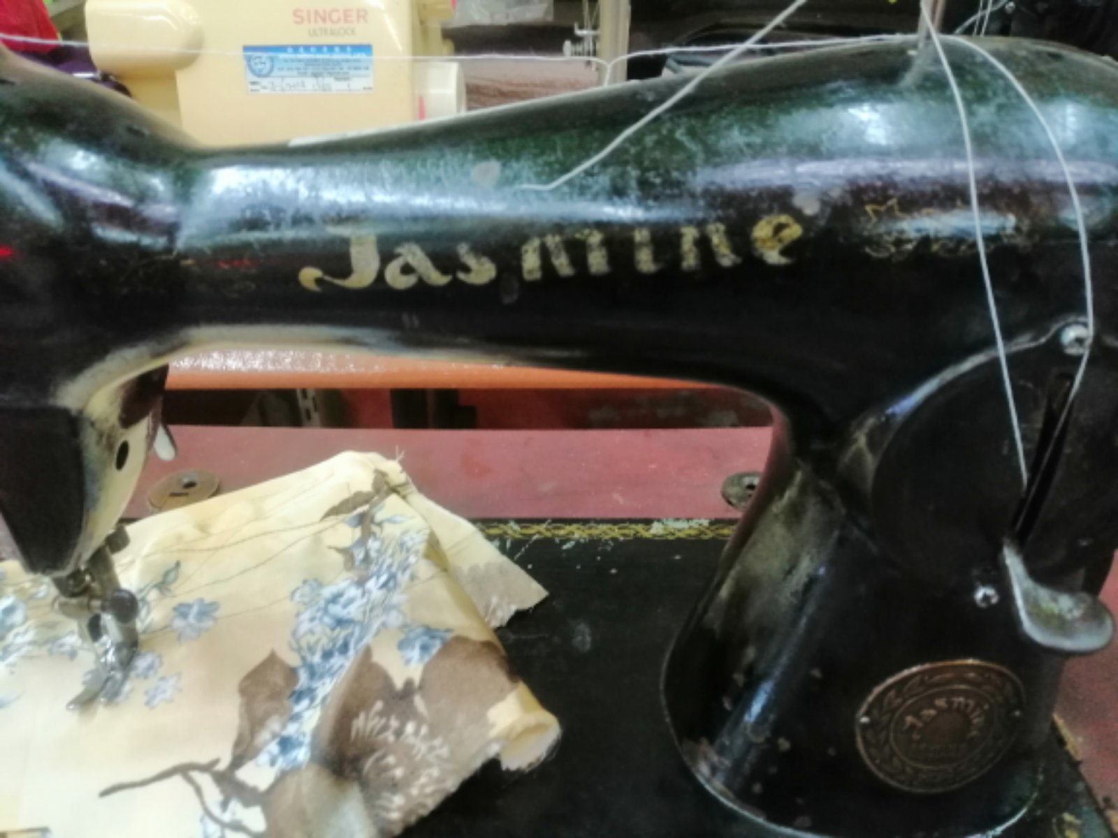 Repai sevis Jasmine Antique Sewing Machine 