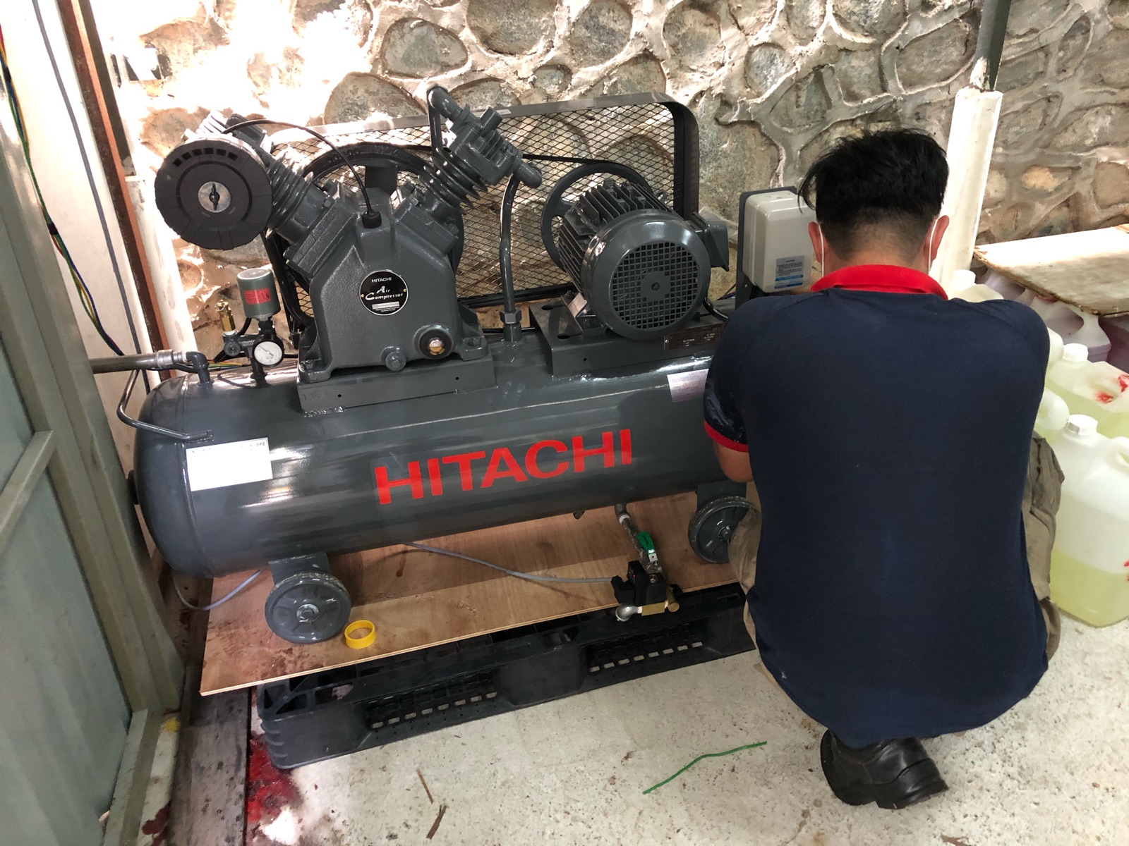 Hitachi Air Compressor New Installation 3.7P-9.5V5A