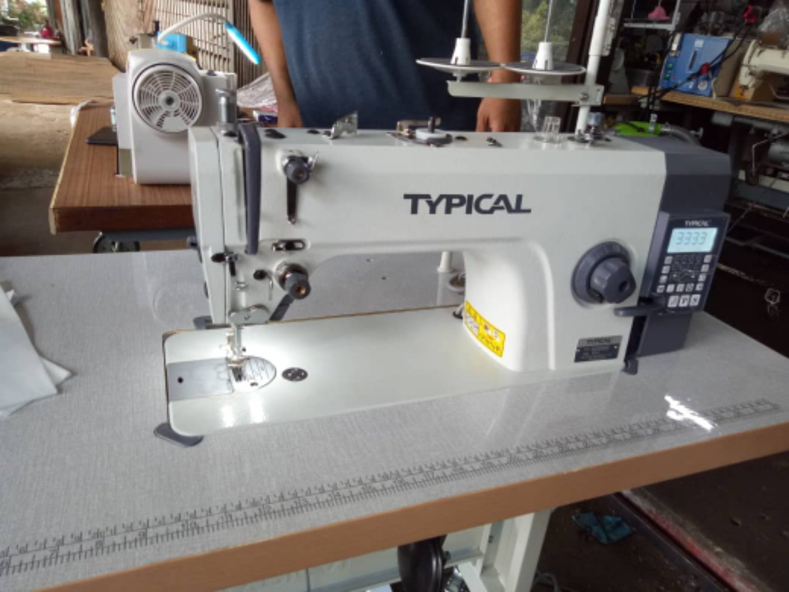 Typical Hi Speed Automatik Direct Drive Motor Lockstich Sewing Machine 