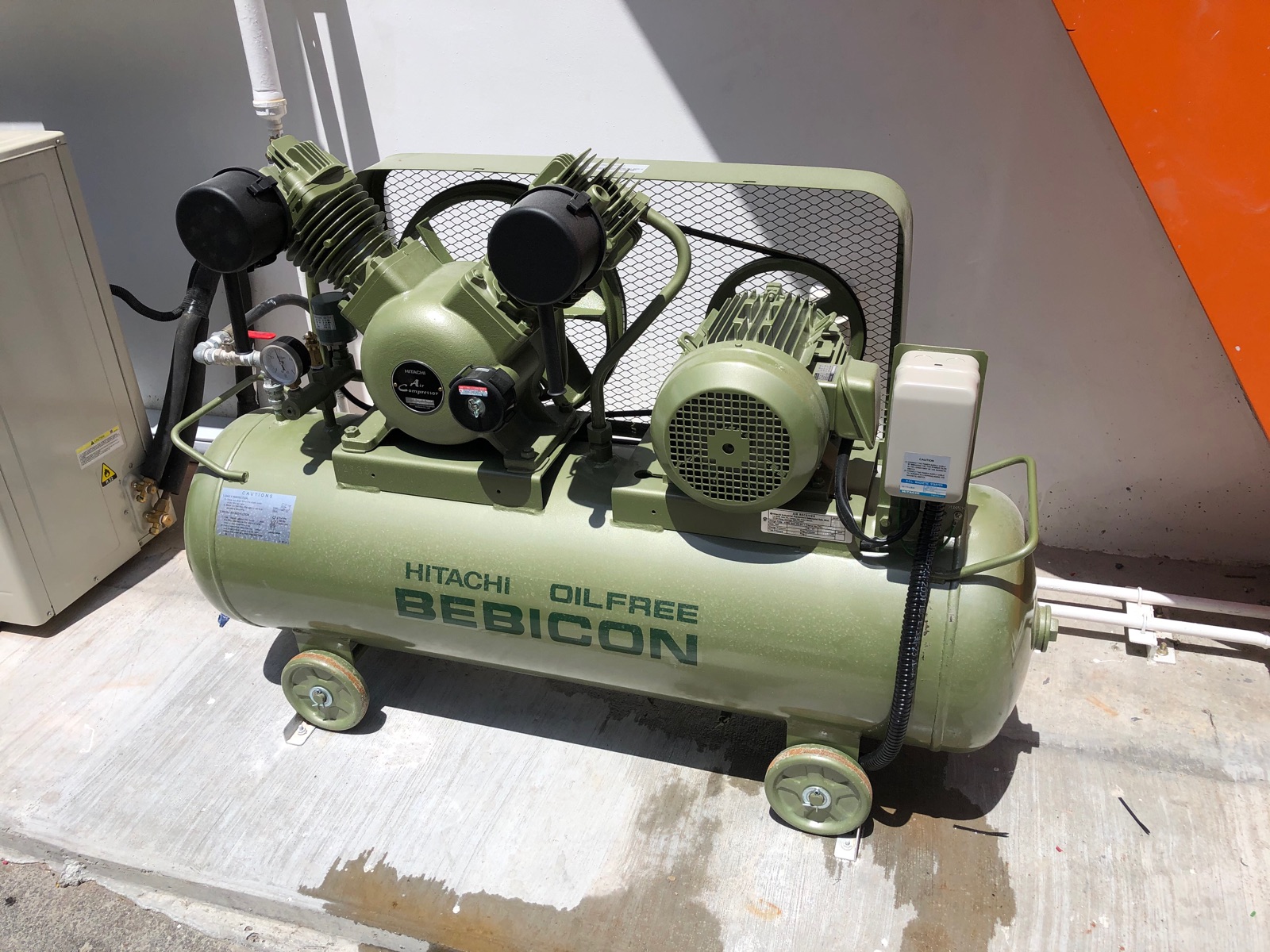 5 HP Hitachi Oil Free Air Compressor 