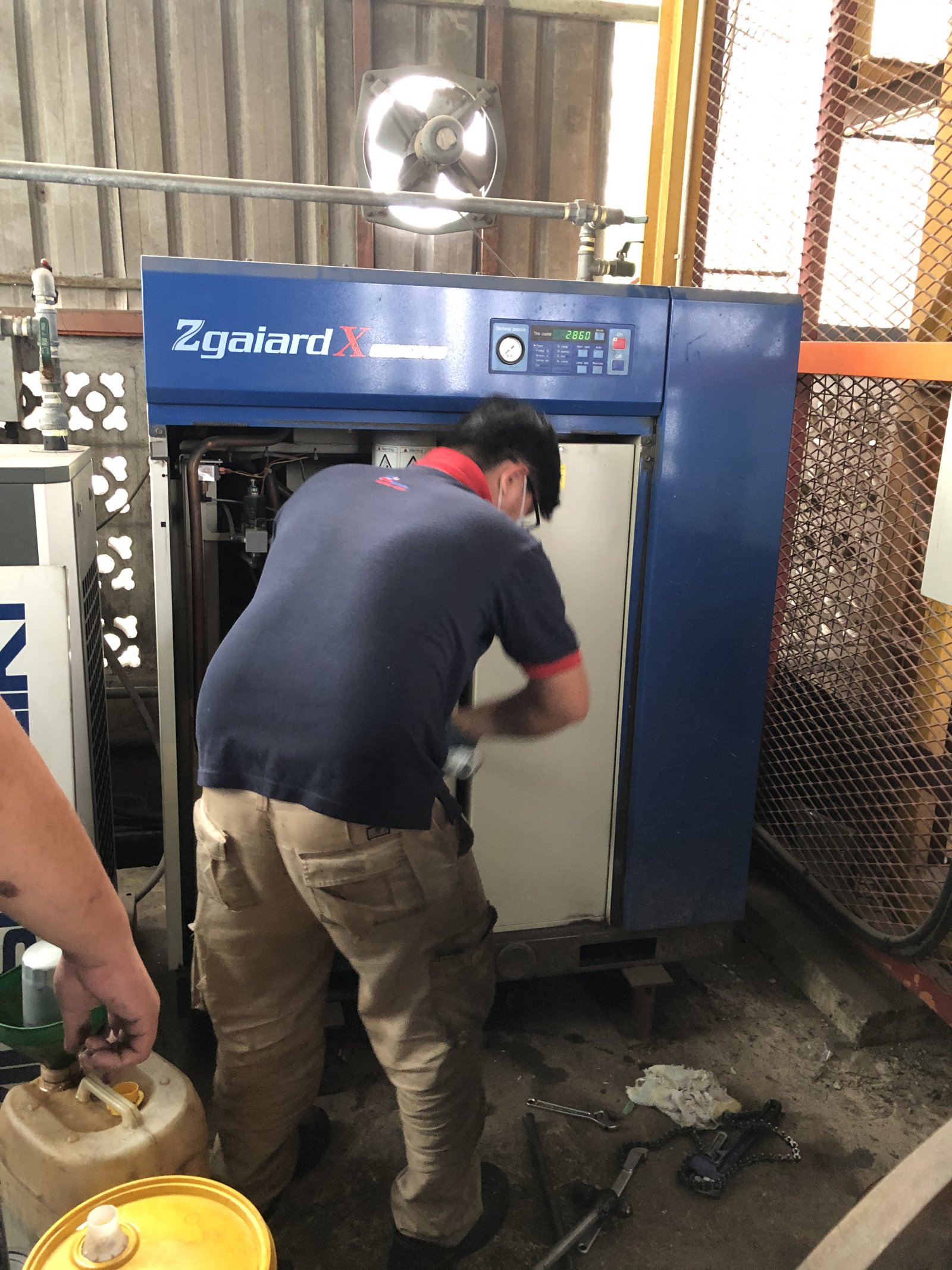 Service 30 HP Mitsui Seiki Air Compressor Z225AX