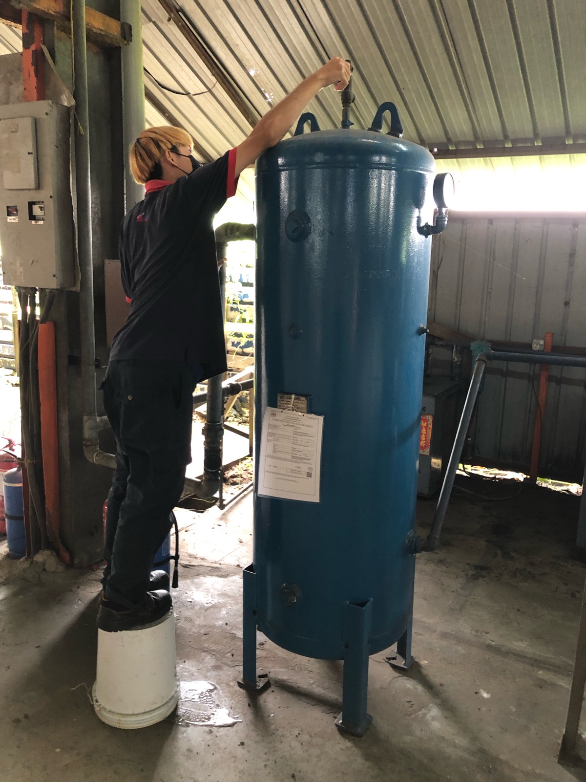 Service Yuen Fee Air Receiver Tank 