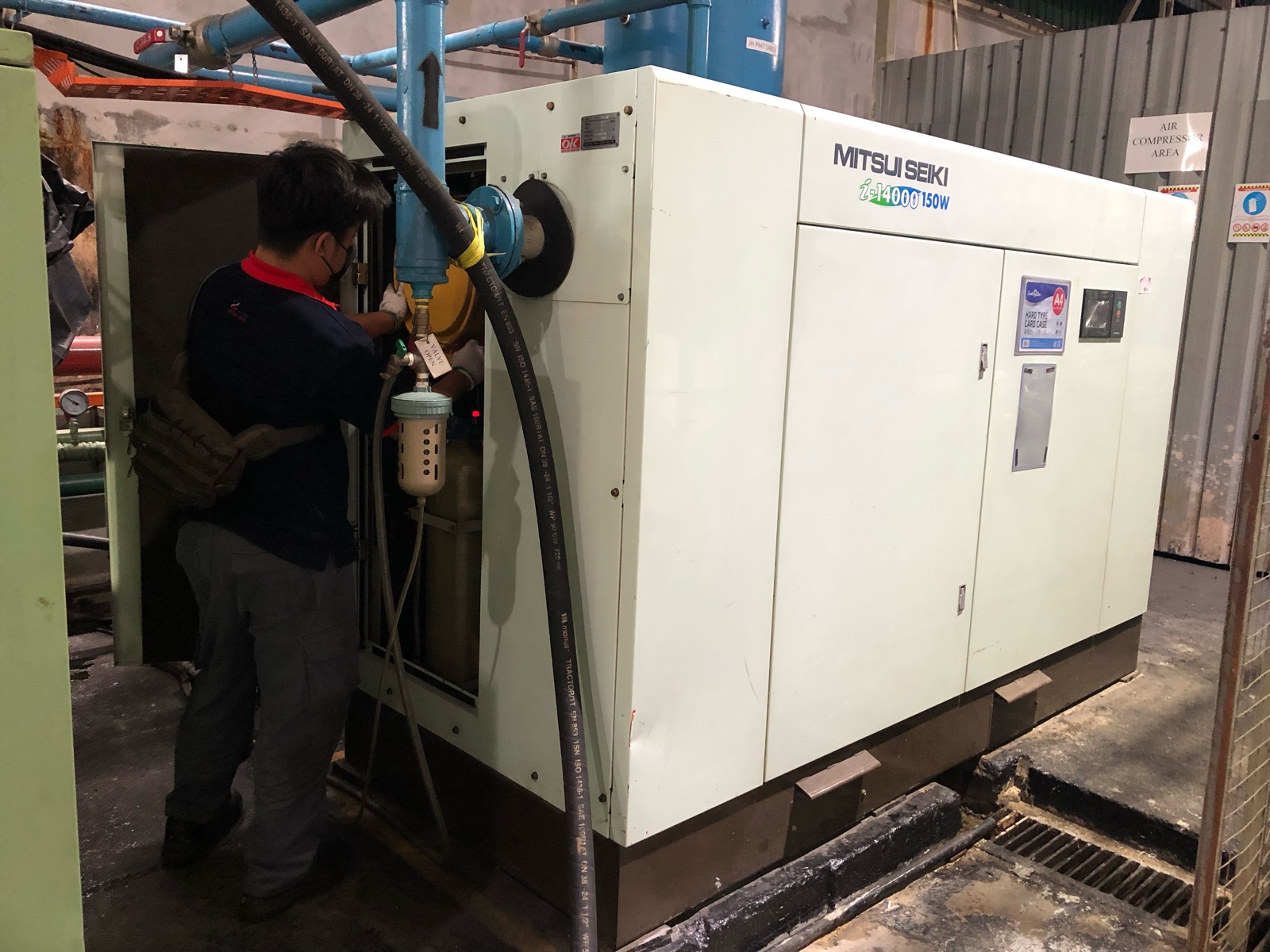 Service 200 HP Mitsui Seiki Oil Free Inverter Type Air Compressor 