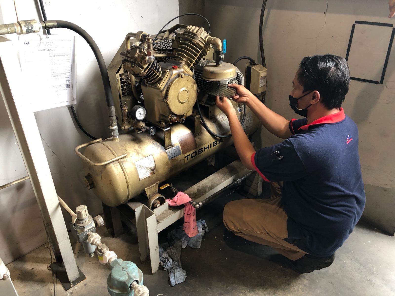 Checking Toshiba Air Compressor 