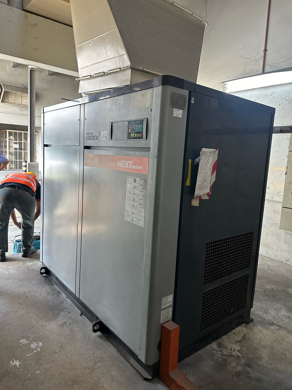 Service Hitachi Air Compressor 