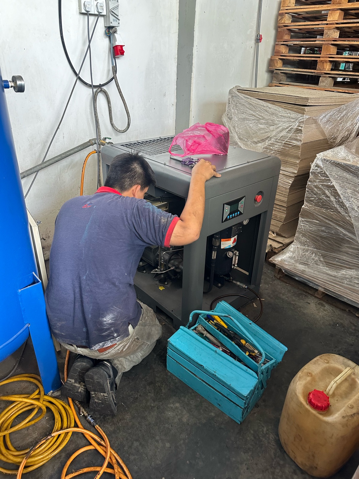 Service Screw Air Compressor 