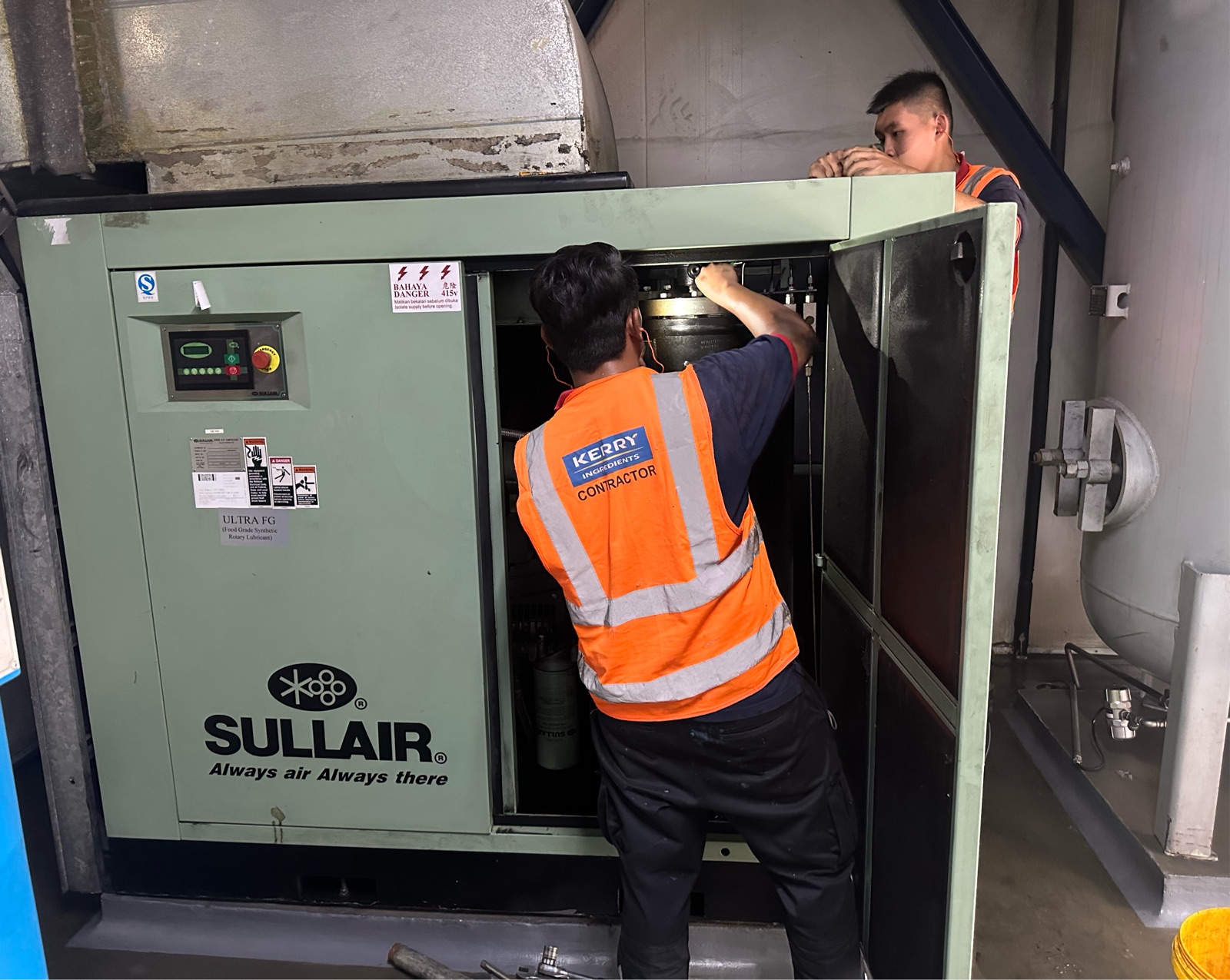 Service 100 HP Sullair Air Compressor 