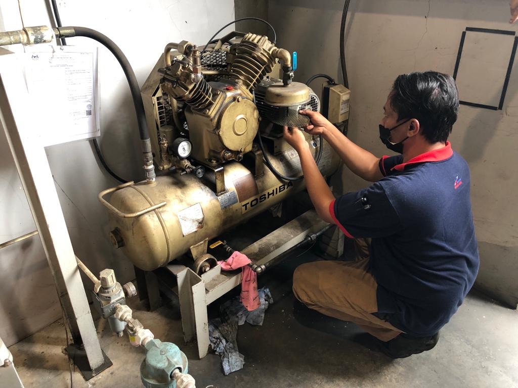 Service Toshiba Piston Air Compressor 