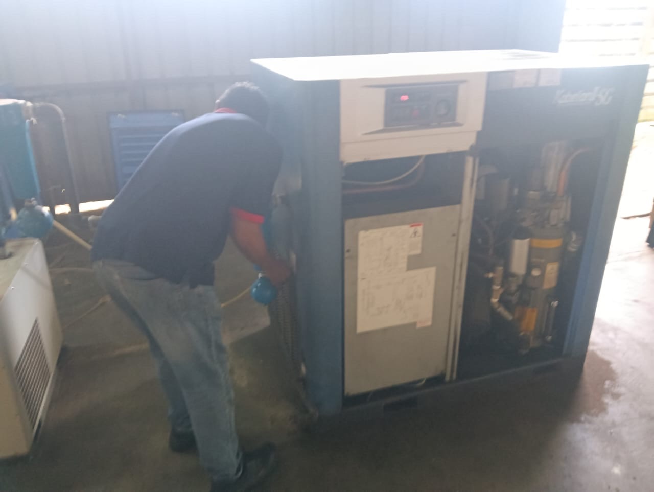 Service Kobelco Air Compressor 