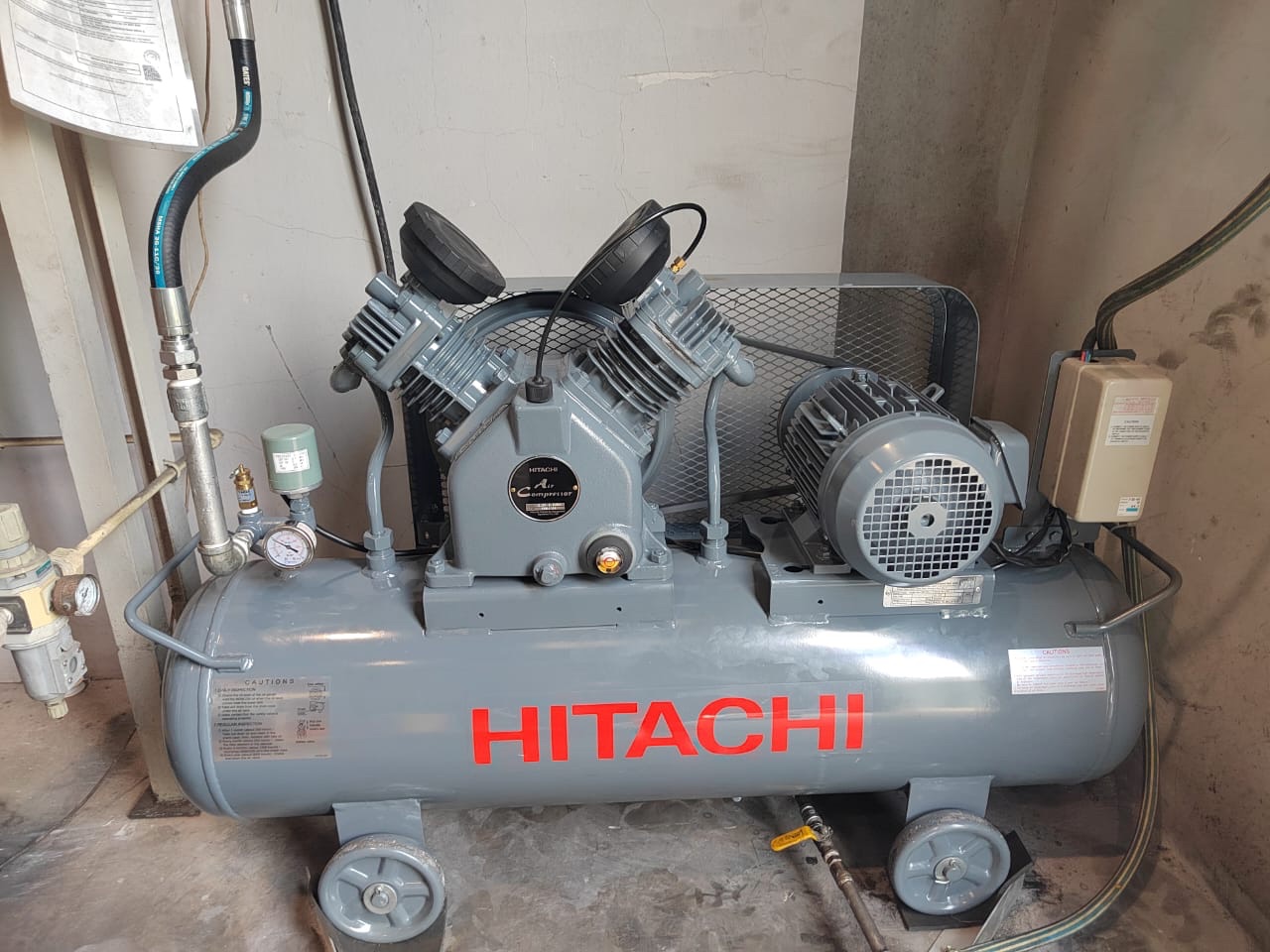 Hitachi Air Compressor 
