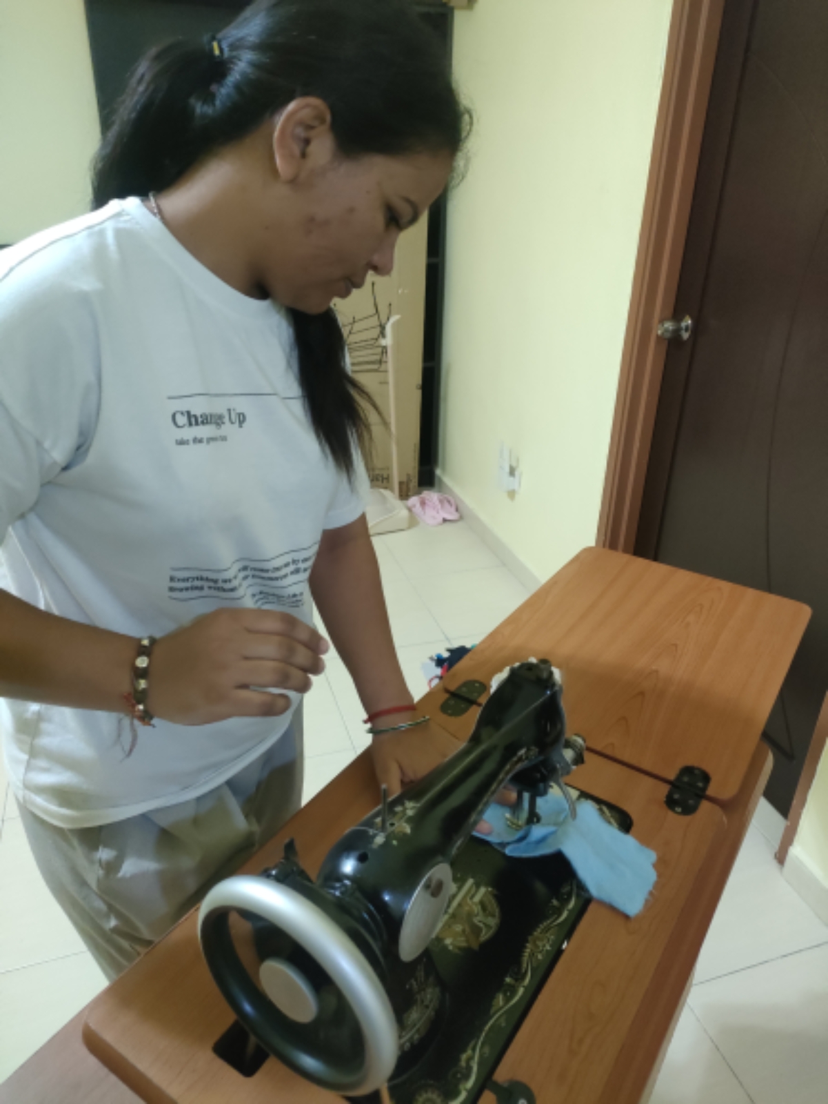 DELIVERY SEWING MACHINE DELIVERY SEWING MACHINE