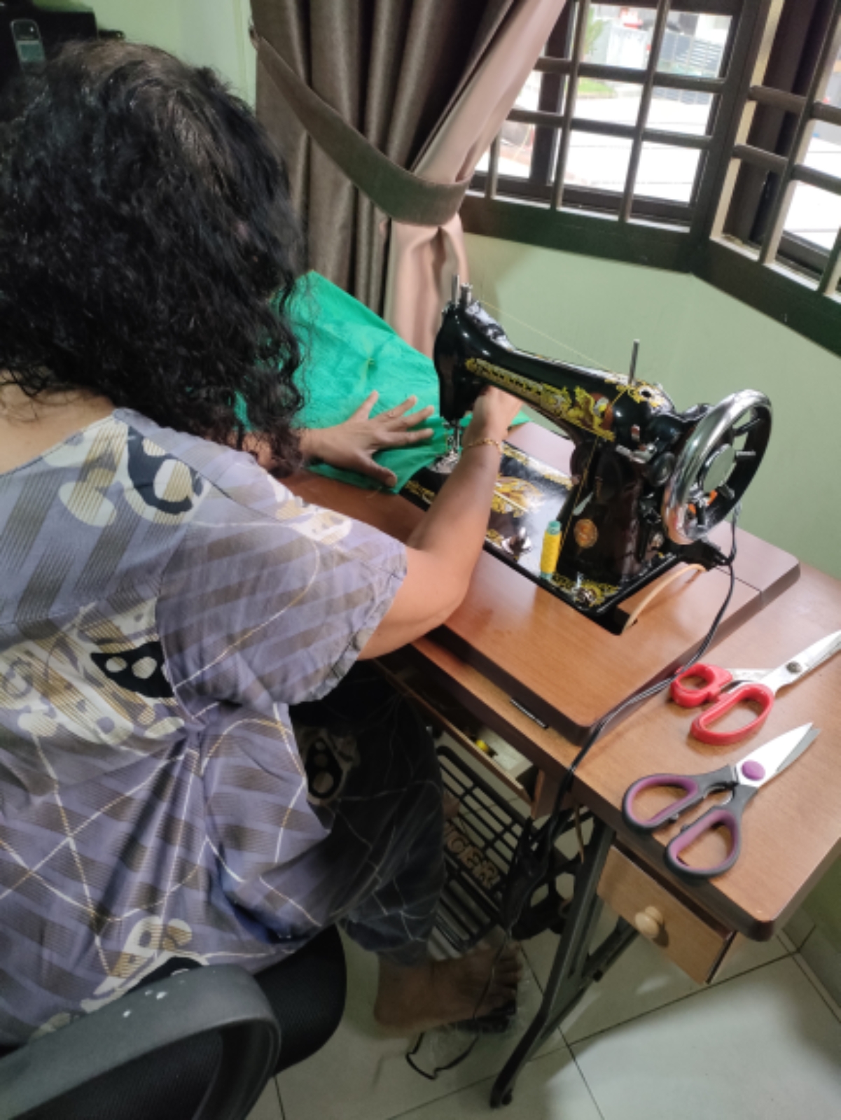 DELIVERY SEWING MACHINE DELIVERY SEWING MACHINE