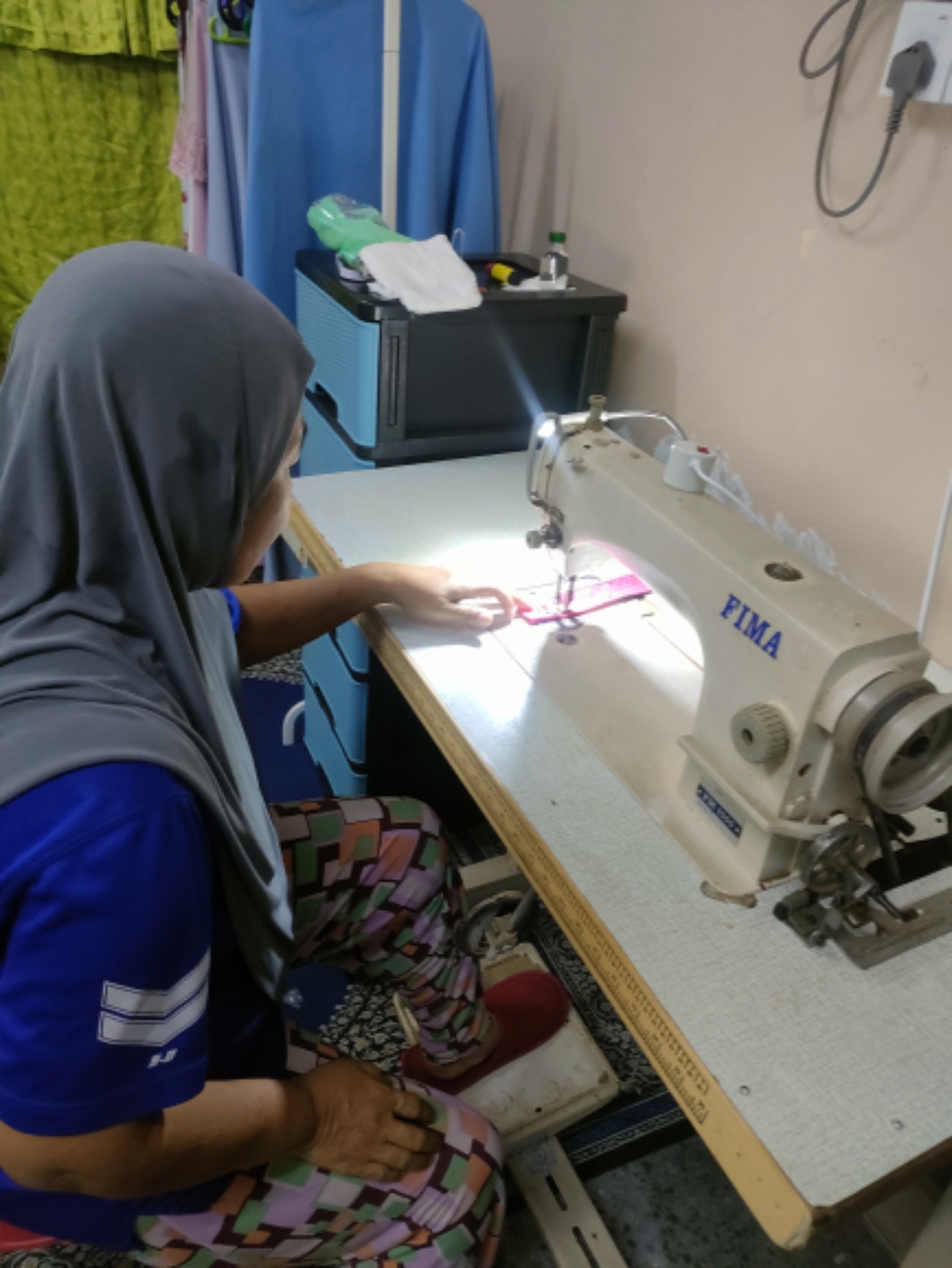 DELIVERY SEWING MACHINE DELIVERY SEWING MACHINE
