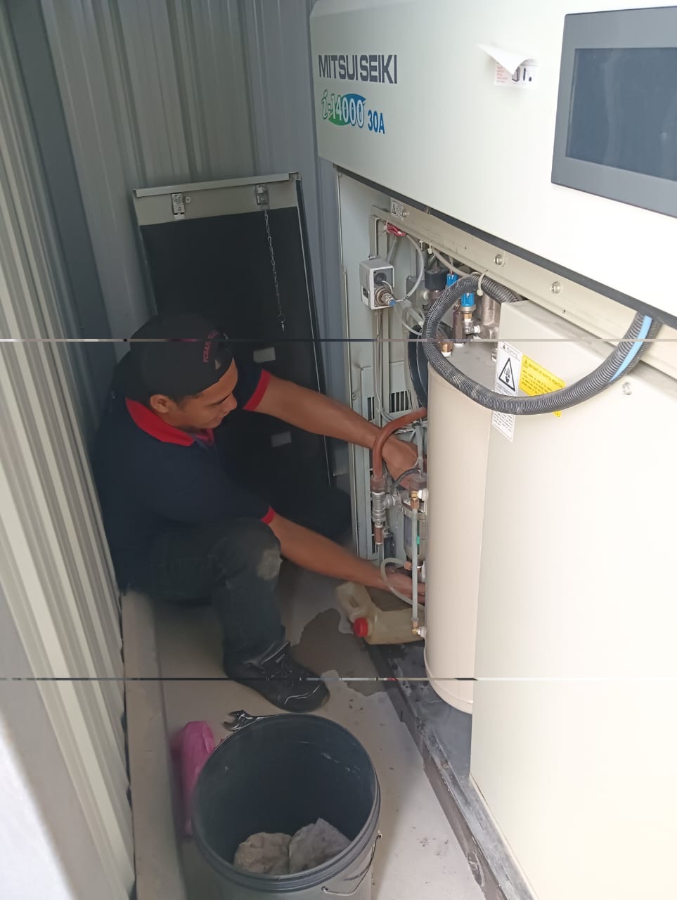 Service Mitsui Seiki Oil Free Inverter Type Water Lubricated Screw Compressor 