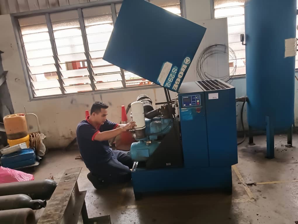 Service 30 HP Boge Air Compressor S29-2