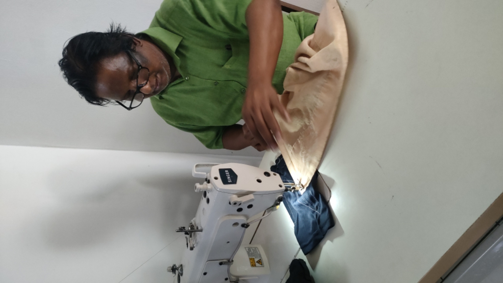 DELIVERY SEWING MACHINE DELIVERY SEWING MACHINE