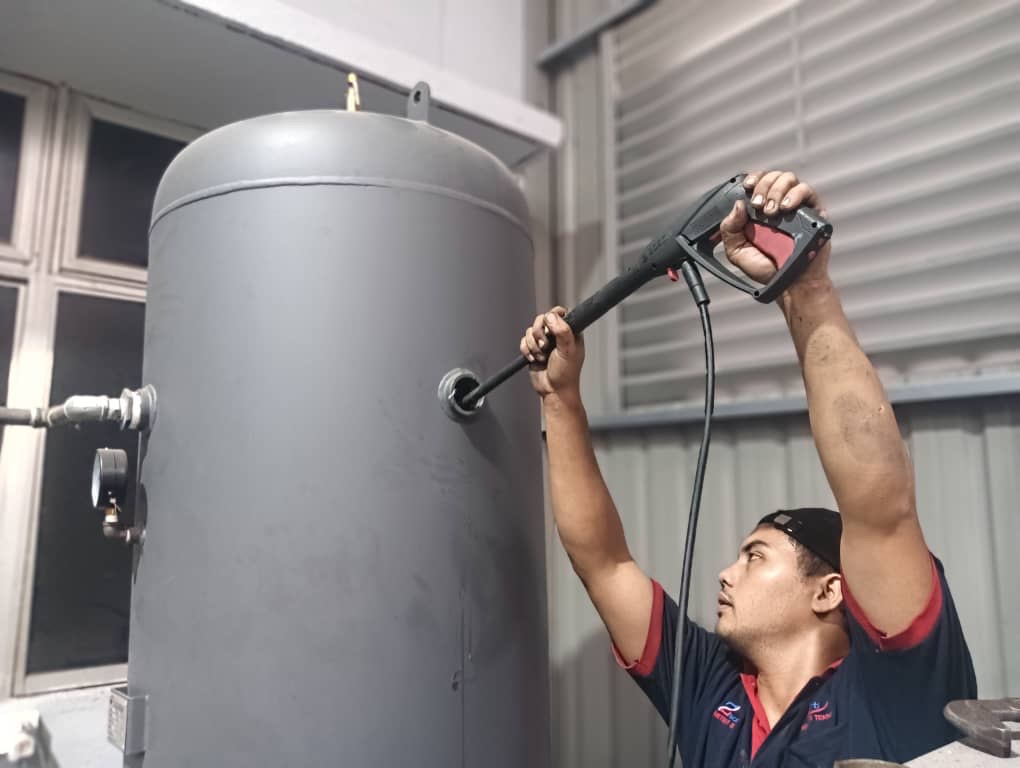 Water Jet Cleaning Air Receiver Tank 